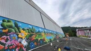 Krov Gradske dvorane "Mirsad Hurić" u Goraždu krasi mural umjetnika Rikarda Druškića