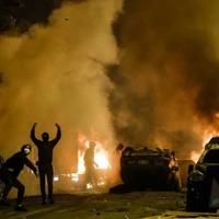 Protesti u Francuskoj nakon što je policajac ubio tinejdžera: 77 uhapšenih, zapaljen autobus