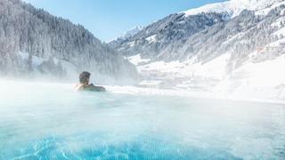 Zimsko kupanje s pogledom na Alpe: Vrući bazen zbog kojeg ćete poželjeti otputovati u Austriju