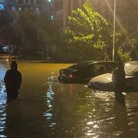 Jaka kiša zahvatila Istanbul, poplavljeni dijelovi grada