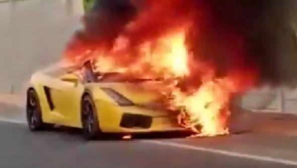 Lamborghini u plamenu - Avaz