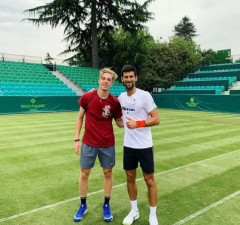 Denis Šapovalov i Novak Đoković nakon treninga