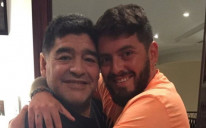Legendarni Maradona sa sinom