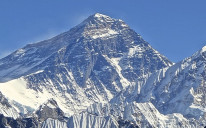 Najviša svjetska planina Mount Everest 86 centimetara je viša od dosadašnjeg službenog podatka
