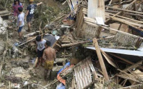 Vlasti su također navele da je 300.000 seljana evakuisano u sigurnija područja prije nego što je tajfun pogodio to područje