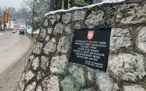 Na Vracama ponovo postavljen spomenik Ratku Mladiću