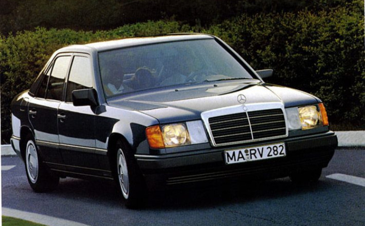 Mercedesov legendarni model izgledao je gospodski