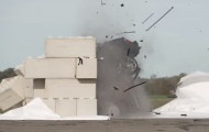 Video / Pogledajte kako izgleda sudar s betonskim blokom pri brzini od 150 kilometara na sat
